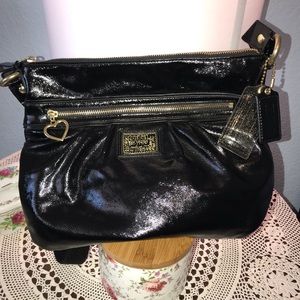 NWOT COACH Poppy Daisy Black Liquid Gloss Crssbdy